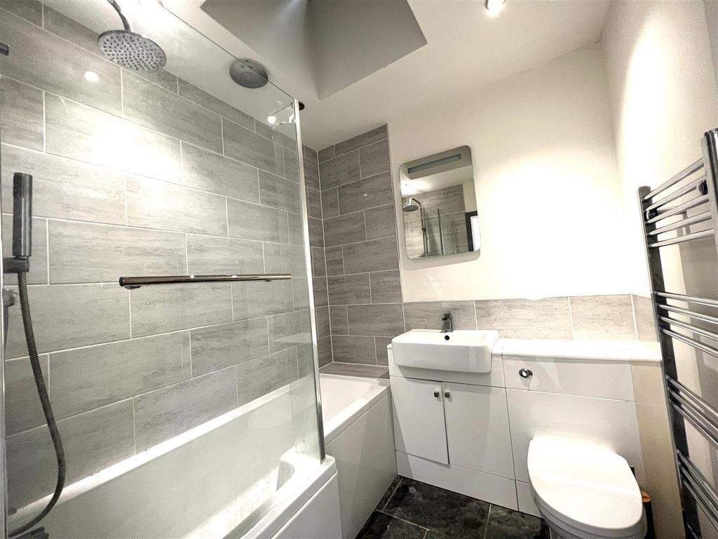 Kempton Road, East Ham 1 bed flat £1,600 pcm (£369 pw)