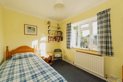 39 Chantry Hurst, Epsom, KT18 7BW