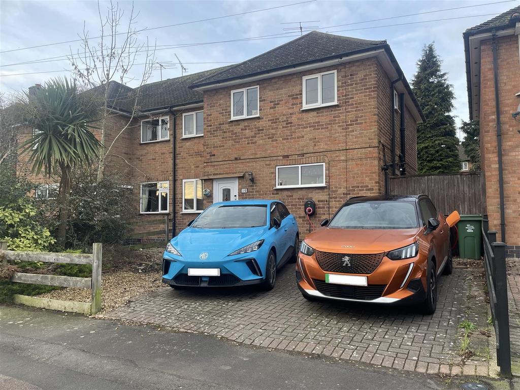 Ambergate Drive, Birstall, Leicester 3 bed semidetached house for sale