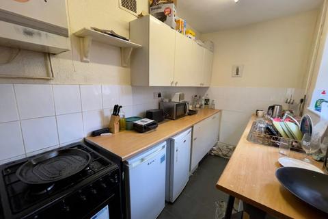 2 bedroom terraced house to rent, Saxon Street, Leicester