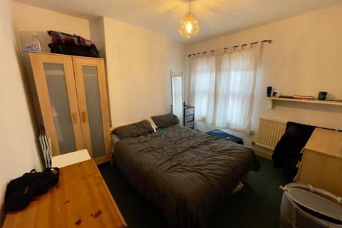 2 bedroom terraced house to rent, Saxon Street, Leicester