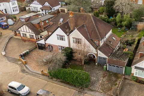 18 Windmill Avenue, Epsom, KT17 1LL