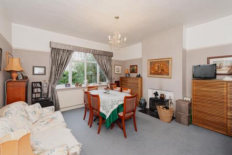 18 Windmill Avenue, Epsom, KT17 1LL