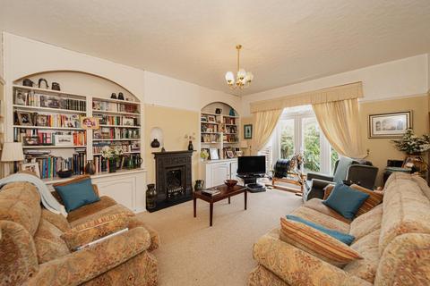 18 Windmill Avenue, Epsom, KT17 1LL