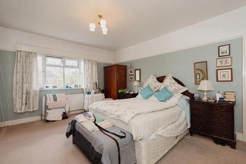 18 Windmill Avenue, Epsom, KT17 1LL
