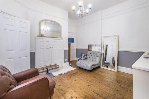 21d Worple Road, Epsom, KT18 5EP