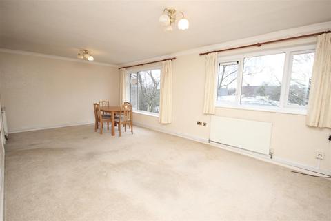 2 bedroom flat for sale - Daventry Grove, Quinton B32