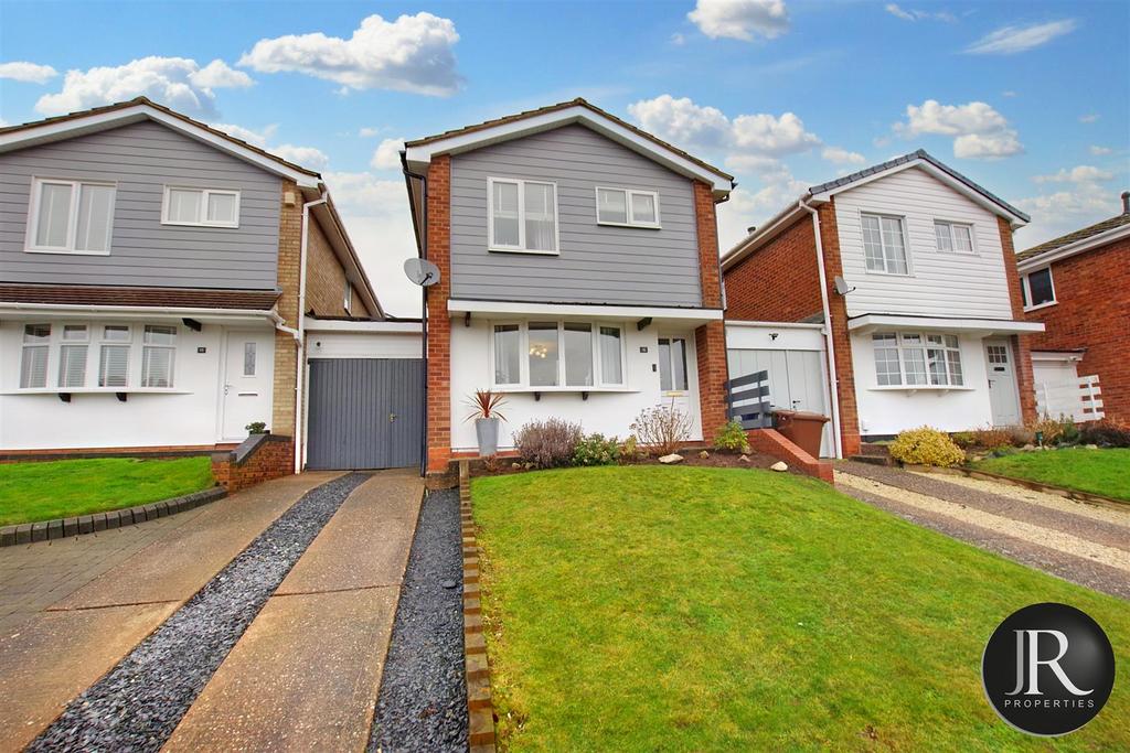Sheringham Drive, Rugeley WS15 3 bed link detached house for sale £