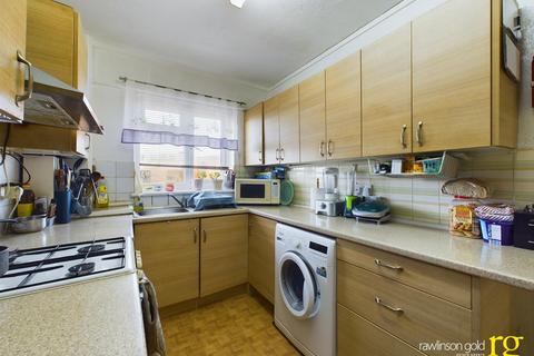 2 bedroom flat for sale, Hereford Court, Danes Gate, Harrow