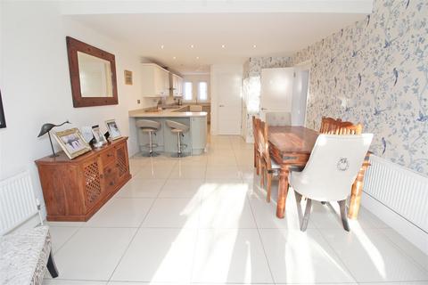 16 William Smith Close, Woolstone, Milton Keynes, MK15 0AW