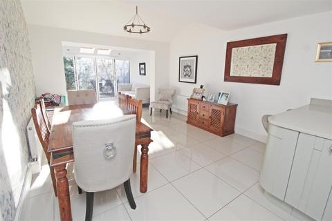16 William Smith Close, Woolstone, Milton Keynes, MK15 0AW