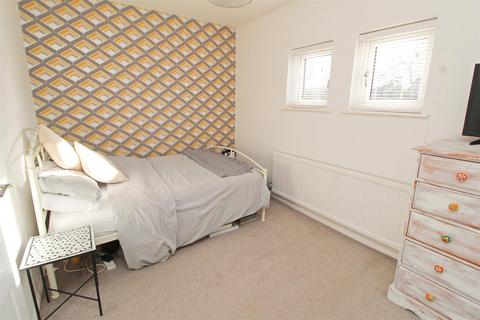 16 William Smith Close, Woolstone, Milton Keynes, MK15 0AW