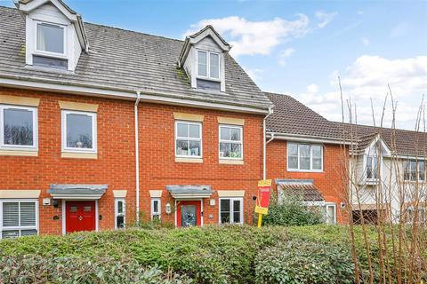 38 Berry Way, Andover, SP10 3XT
