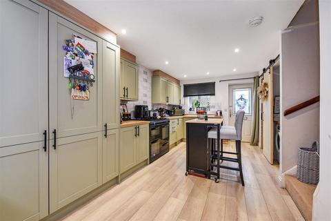 38 Berry Way, Andover, SP10 3XT