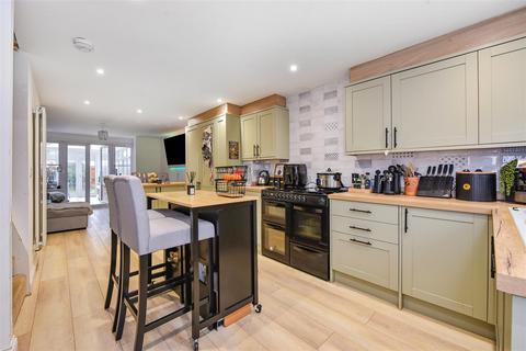 38 Berry Way, Andover, SP10 3XT