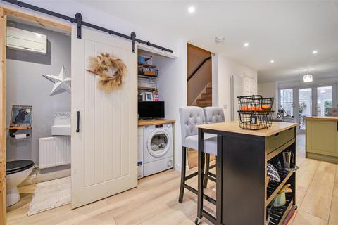 38 Berry Way, Andover, SP10 3XT