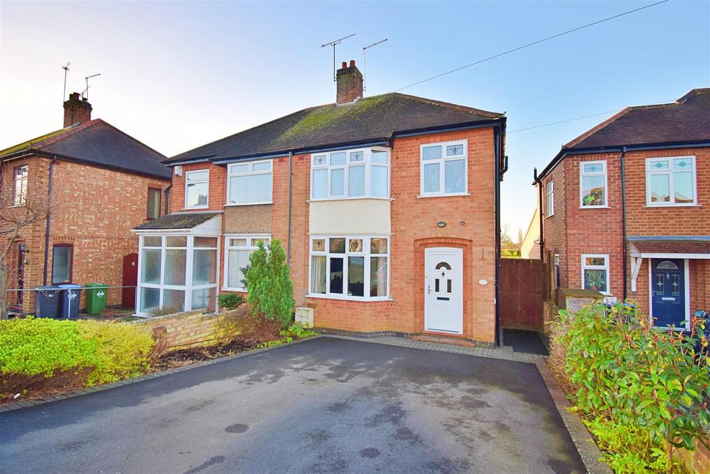 Pytchley Road, Rugby CV22 3 bed semidetached house for sale £290,000