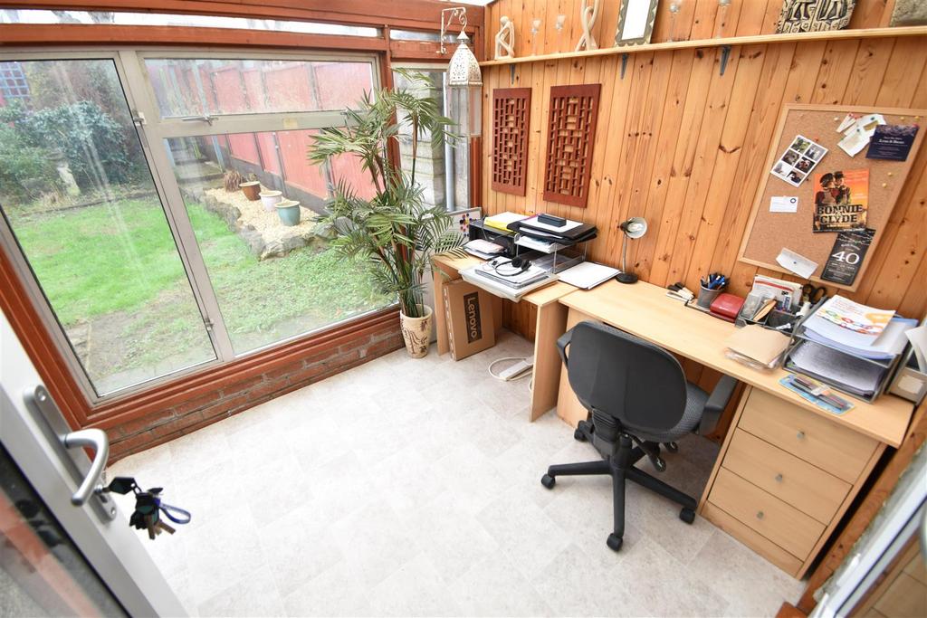 Highfield Drive, Portishead 3 bed semidetached house for sale £375,000