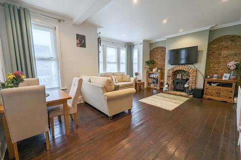 35a Ceylon Road, Westcliff-on-sea, SS0 7HS