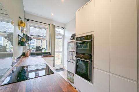 35a Ceylon Road, Westcliff-on-sea, SS0 7HS