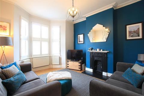 25 Rossindel Road, Hounslow, TW3 3QN