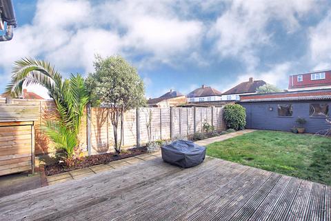 25 Rossindel Road, Hounslow, TW3 3QN