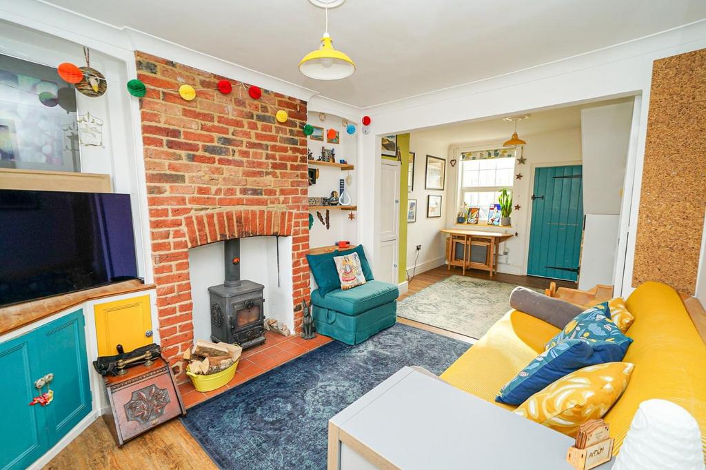 Mill Road, Leighton Buzzard 2 bed terraced house for sale £280,000