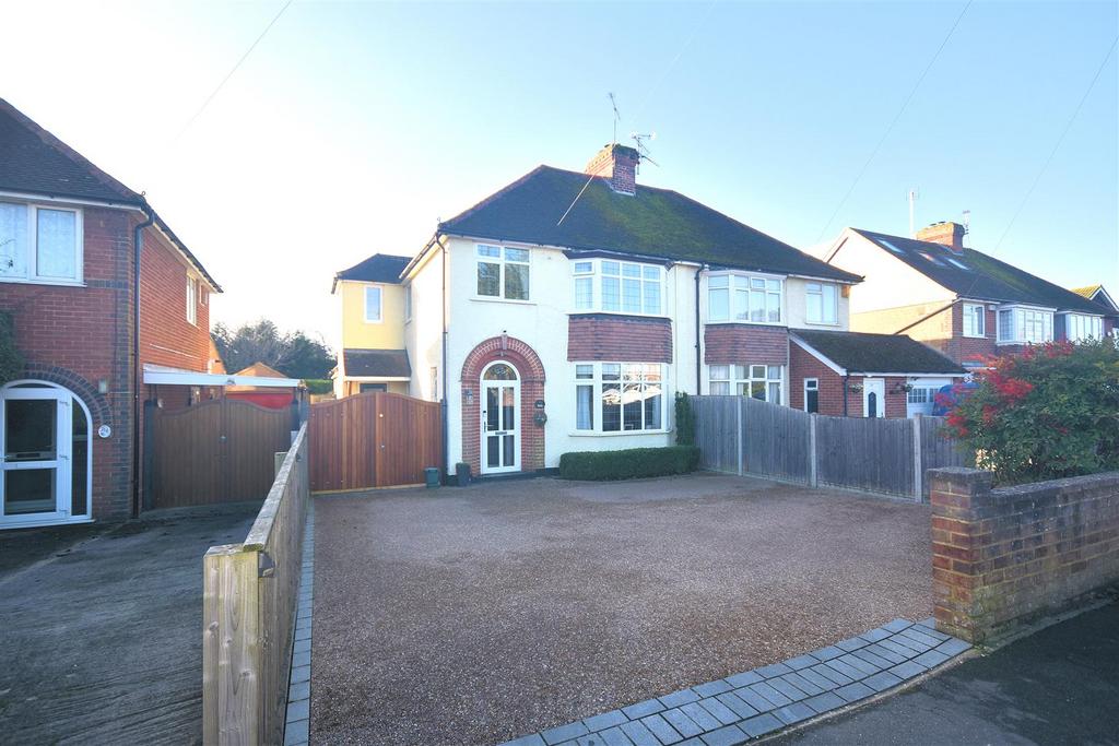 Tring Road, Aylesbury HP20 3 bed semidetached house for sale £550,000