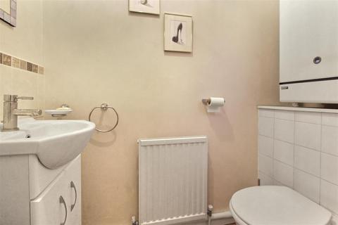 1 Beecholm Mews, Cheshunt, Waltham Cross, EN8 0DH
