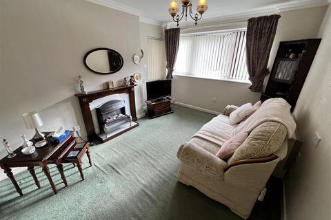 8 Crofton Gardens, Birmingham, B36 8NP