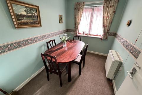 8 Crofton Gardens, Birmingham, B36 8NP