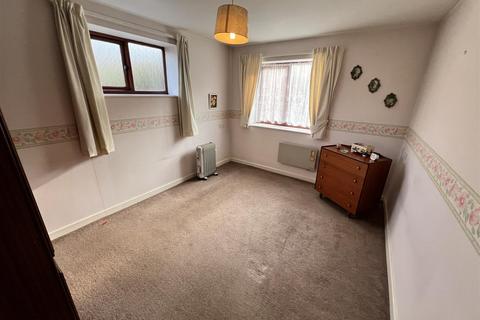 8 Crofton Gardens, Birmingham, B36 8NP