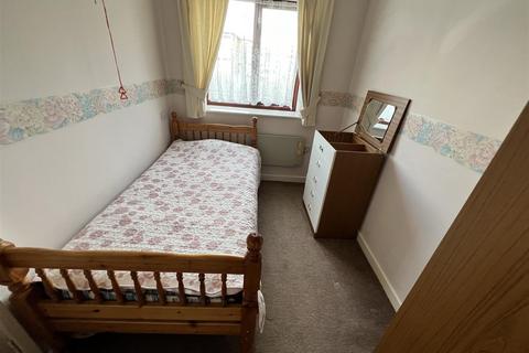8 Crofton Gardens, Birmingham, B36 8NP