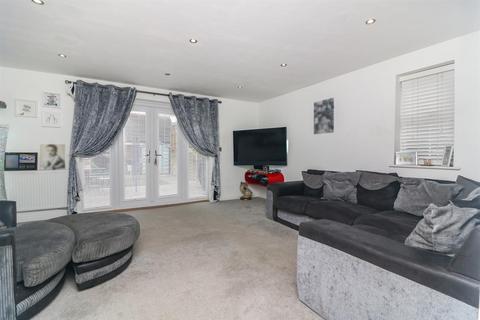 13 Larch Grove, Southminster, CM0 7FN