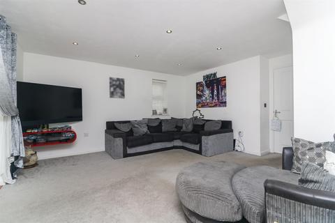13 Larch Grove, Southminster, CM0 7FN