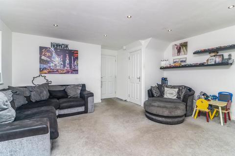 13 Larch Grove, Southminster, CM0 7FN