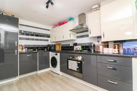 13 Larch Grove, Southminster, CM0 7FN