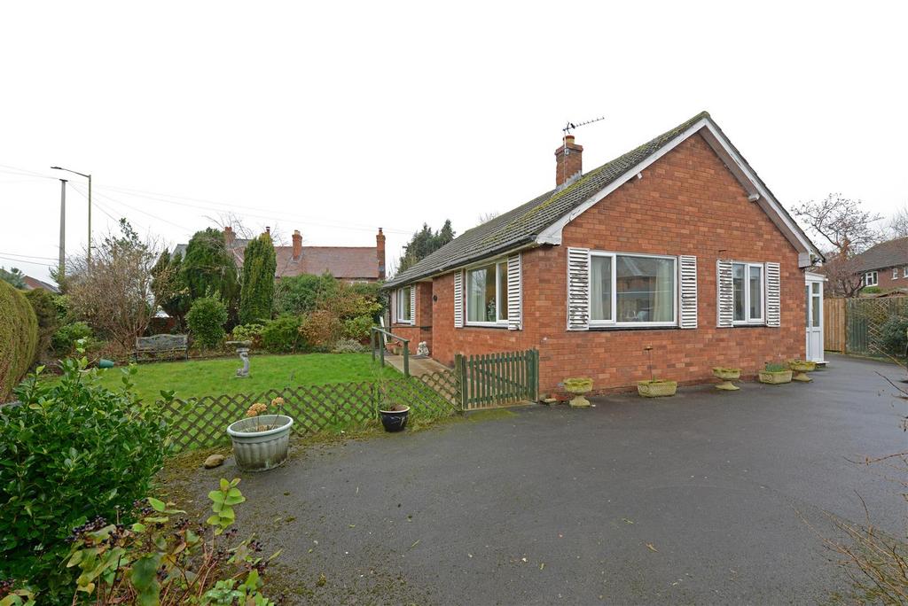 Cross Houses, Shrewsbury 2 bed detached bungalow for sale £259,995