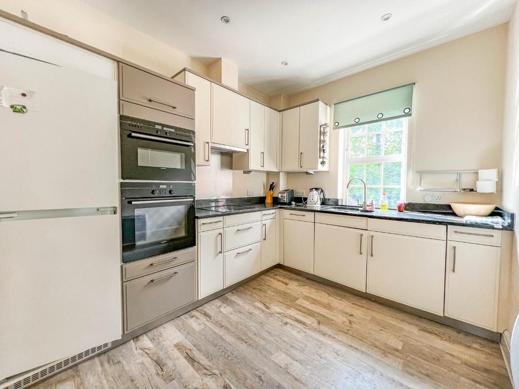 Stoneleigh Road, Gibbett Hill, Coventry 2 bed duplex for sale £325,000