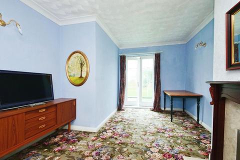 2 bedroom semi-detached bungalow for sale - Elmpark View, York