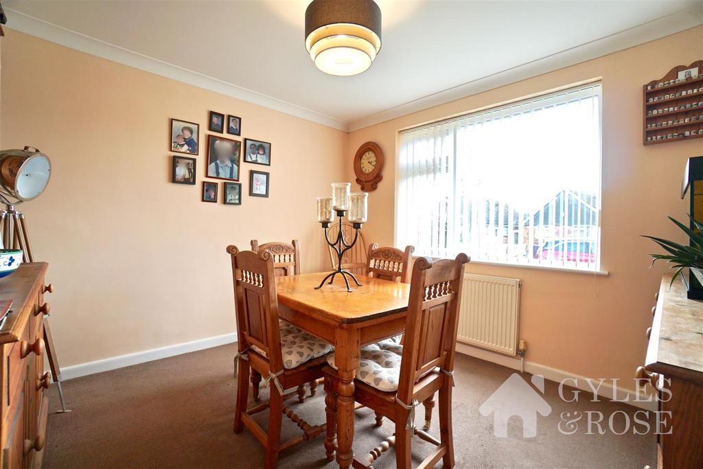 Dining room/3rd Bedroom