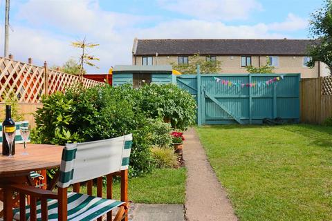 3 bedroom terraced house for sale, Churchill Close, Calne