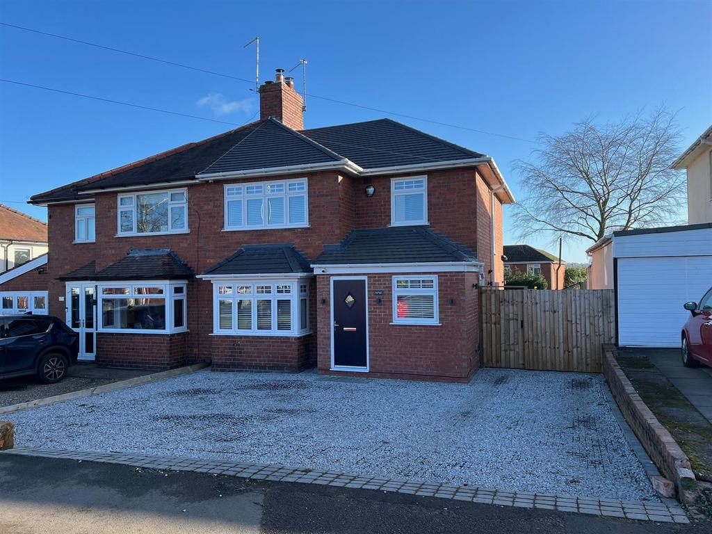 High Park Avenue, Stourbridge, DY8 3LY 3 bed semidetached house for