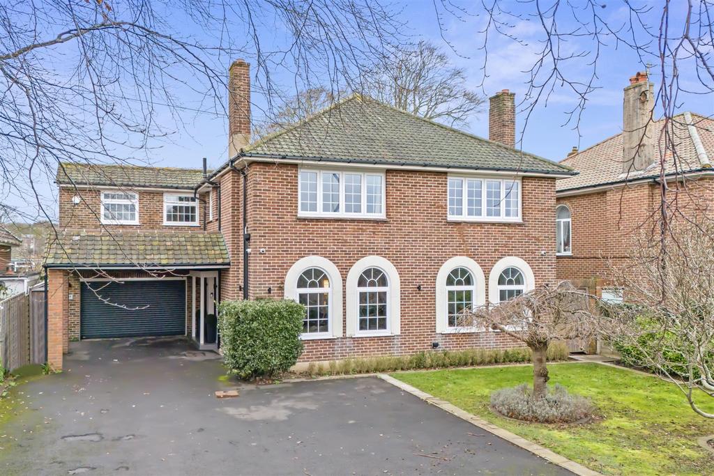 Upper Brighton Road, 49 045.jpg