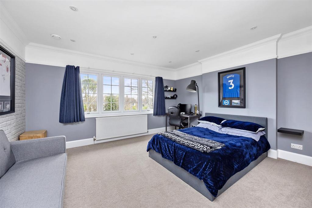 Upper Brighton Road, 49 002.jpg