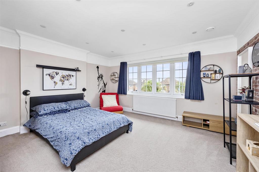 Upper Brighton Road, 49 003.jpg