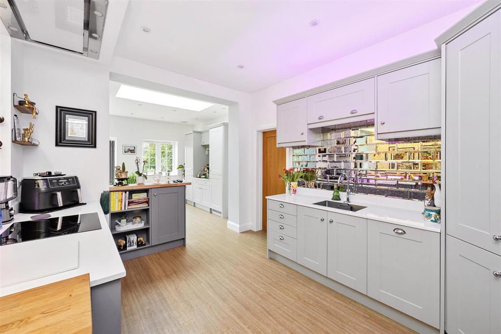 Upper Brighton Road, 49 029.jpg
