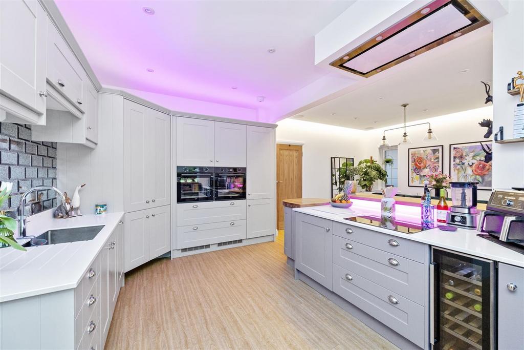 Upper Brighton Road, 49 034.jpg