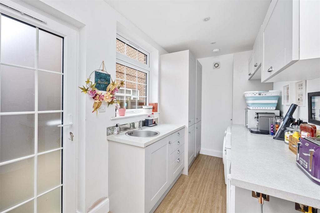 Upper Brighton Road, 49 035.jpg