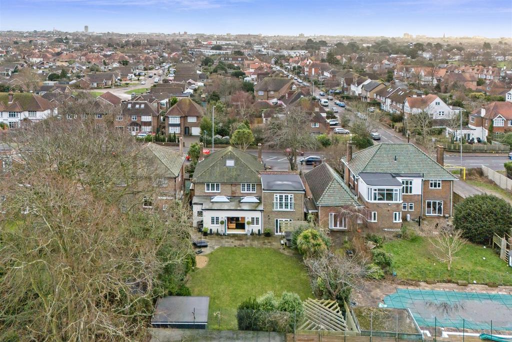 Upper Brighton Road, 49 052.jpg
